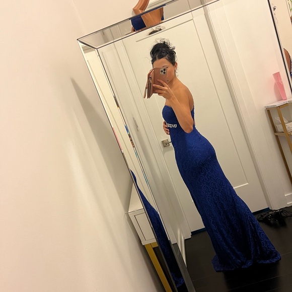 Royal Blue prom dress - Picture 6 of 8